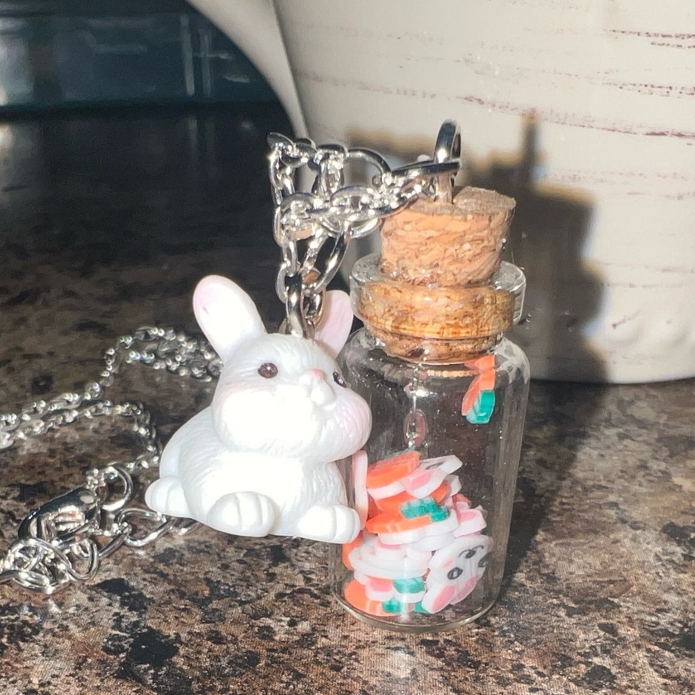 $5 ADORABLE EASTER NECKLACE. NEW. $5 IF BUNDLED ADJUSTABLE - Picture 4 of 16